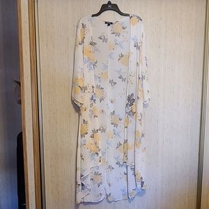 Torrid Floral cover/duster